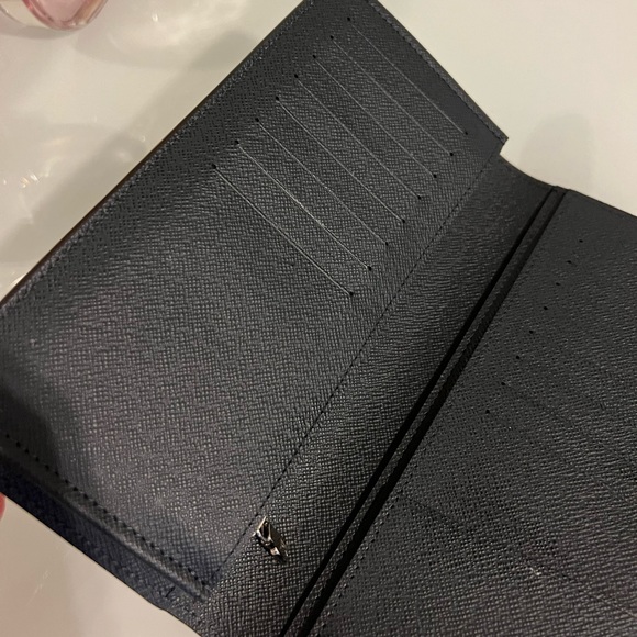 Louis Vuitton Wallet - Picture 3 of 7